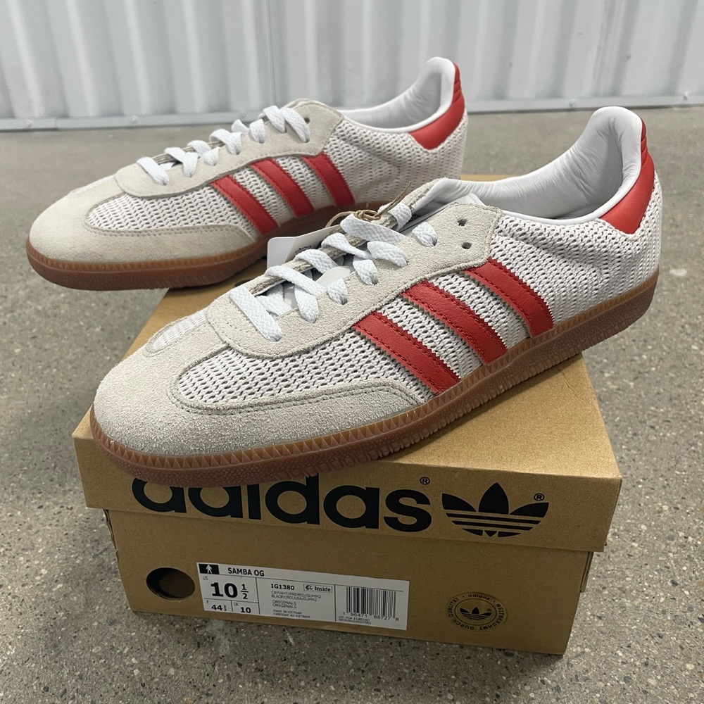 NWB Adidas Samba OG, SUPER RARE, size 10.5